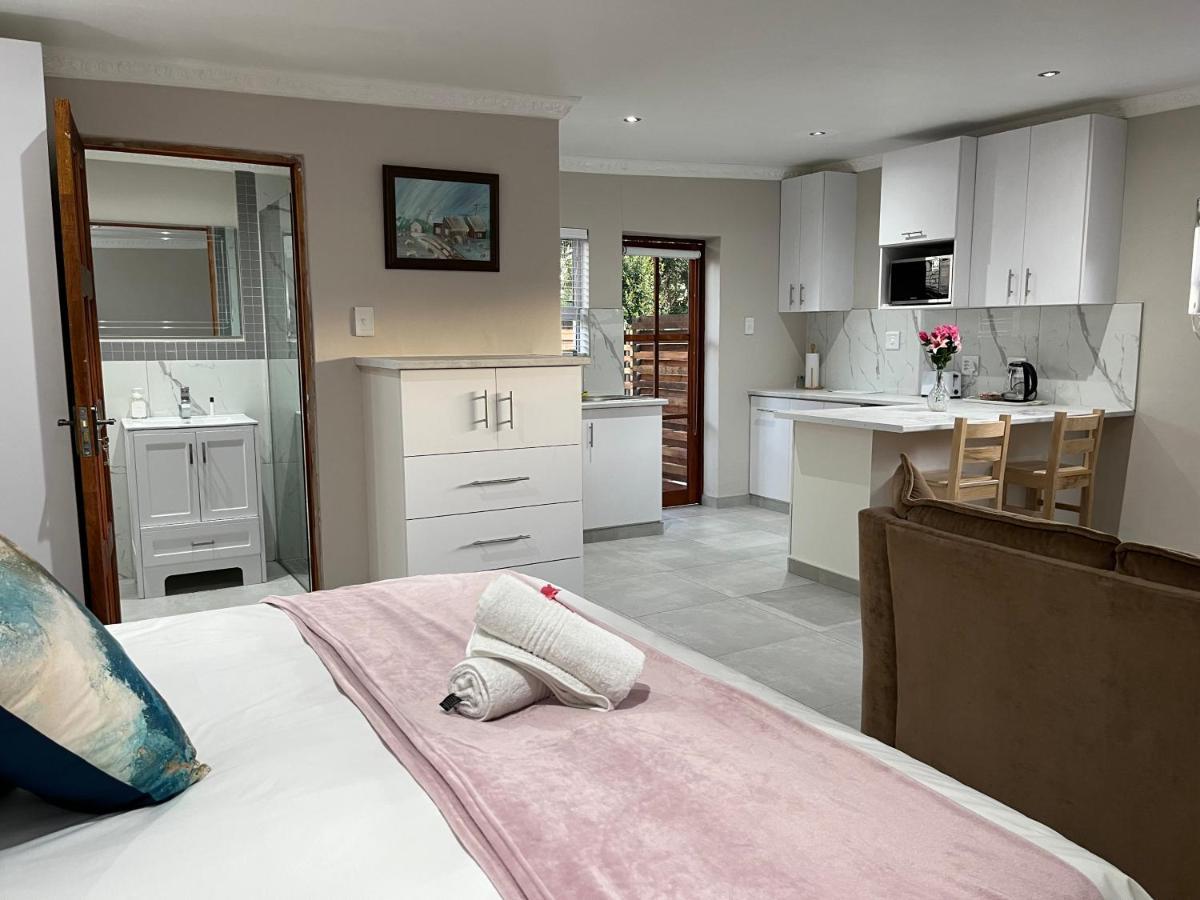 Luneburgh Cottages East London Bagian luar foto