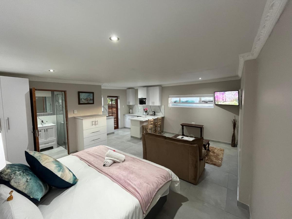 Luneburgh Cottages East London Bagian luar foto