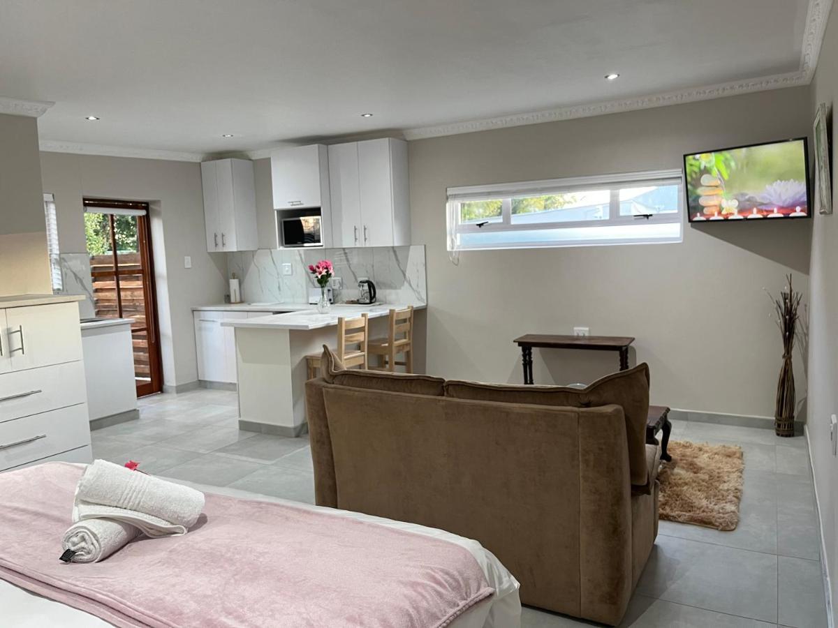 Luneburgh Cottages East London Bagian luar foto